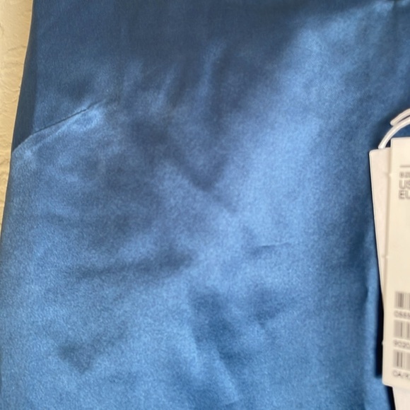 Satin blue top new with tags. H&M size US 8. Classy stylish sophisticated vibes - Picture 4 of 4